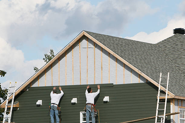 Professional Siding Contractor technician working in Berkeley Heights, NJ